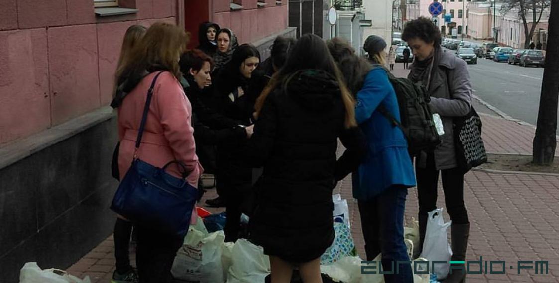 Photo fact: queues near Minsk prisons