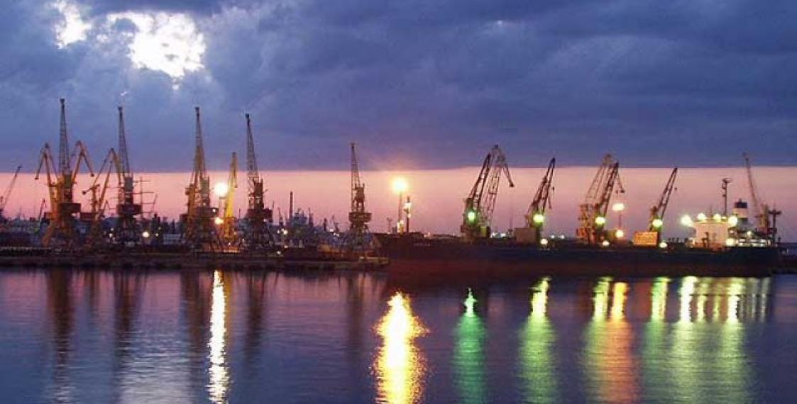 Tanker with Iranian oil for Belarus arrives in Odessa