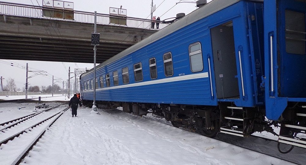 Вагон пассажирского поезда фото