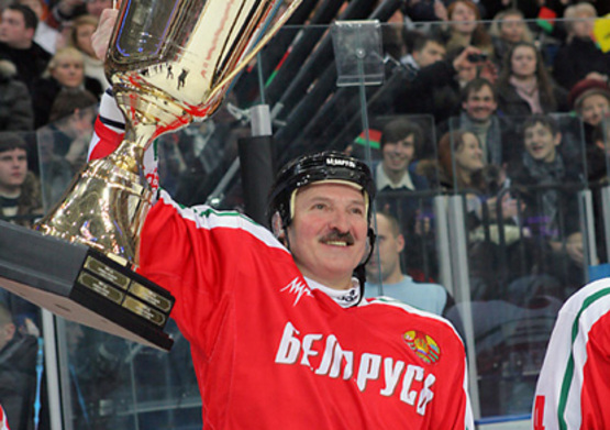 Ice hockey: Lukashenka’s private “circus”
