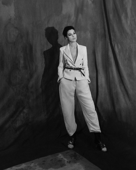 "Отошла от образа секс-бомбы". Моника Беллуччи в элегантной фотосессии для The Glass Magazine "Отошла от образа секс-бомбы". Моника Беллуччи в элегантной фотосессии для The Glass Magazine