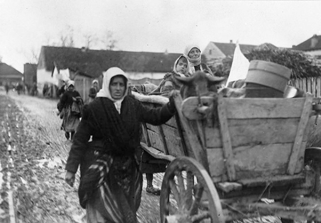 "Бей всех советских бл*дей!" История Борисовского хлебного бунта