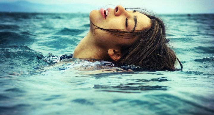 "Пока наши девочки охотятся за мужчинами, француженки кайфуют"