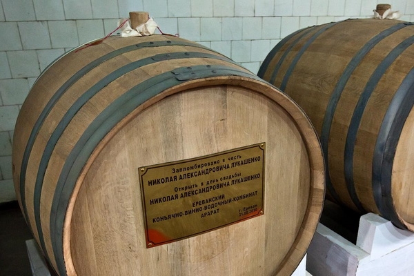 Глас народа: "Армянский вопрос крепко засел в печенках Лукашенко" Глас народа: "Армянский вопрос крепко засел в печенках Лукашенко"