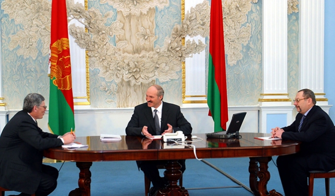 Как Лукашенко проводил прямые линии и встречи с журналистами в 1995, 2003 и 2017 годах 