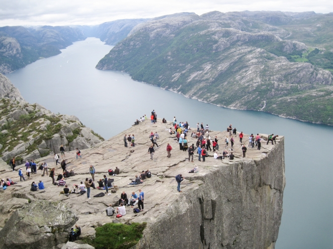 "Моя годовая зарплата в Норвегии – $ 56 тысяч. Люди с опытом получают около $ 90 000"