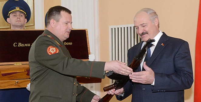 Топ-8 дорогих подарков, которые Лукашенко получал или дарил за последний год (фото)