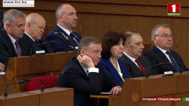 "Мертвая тишина". С какими лицами депутаты, министры и послы слушали Лукашенко