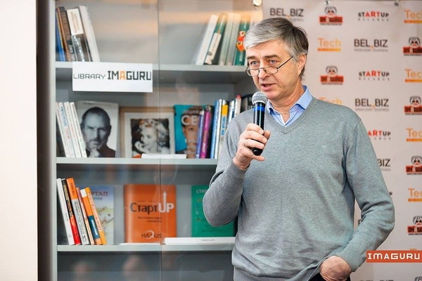 Экономист: "Все говорят, что завтра пролетит торнадо, а наши власти уверяют, что пронесет"