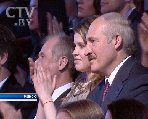 С какими девушками Лукашенко появлялся на конкурсе "Мисс Беларусь"