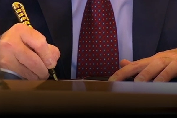 Вопрос из Сочи: "У кого самая дорогая ручка в ЕАЭС?"