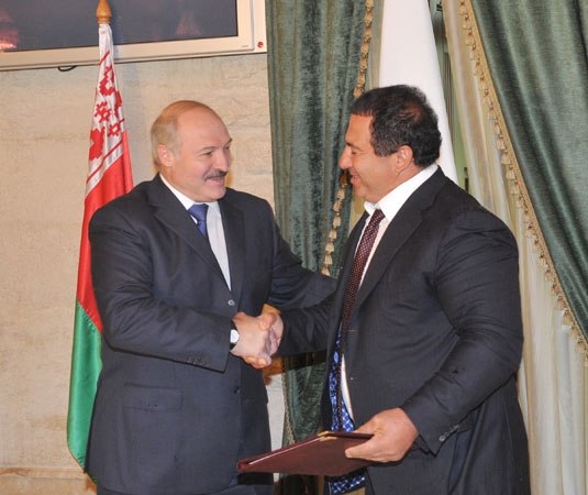 Почему белорусское посольство находится во дворе армянского олигарха?