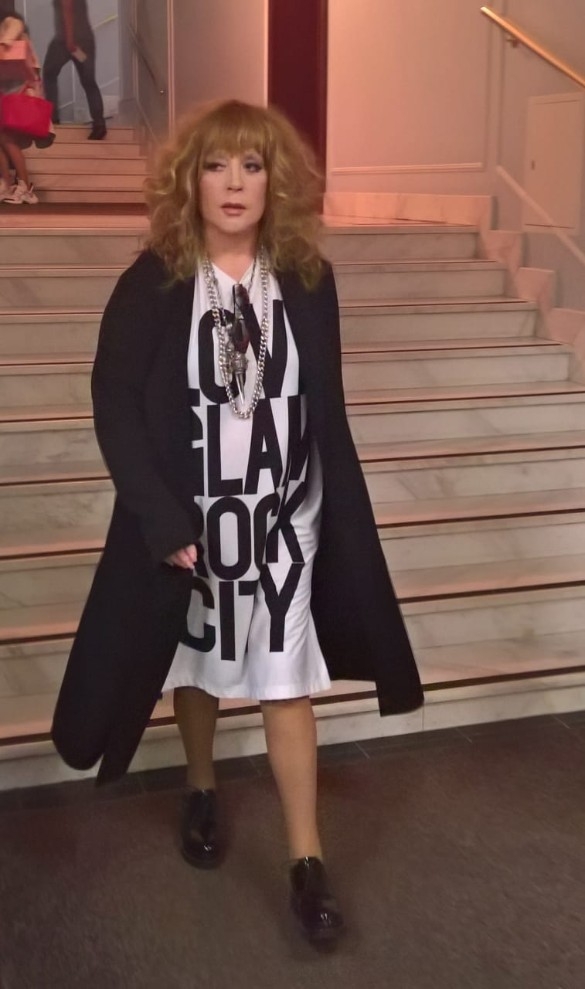 Алла Пугачева: "Все, хватит, надоело!" Алла Пугачева: "Все, хватит, надоело!"