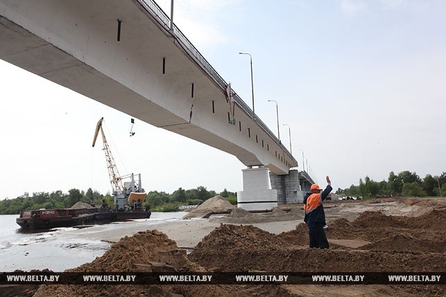 Треснувший мост над Припятью готовят к взрыву 