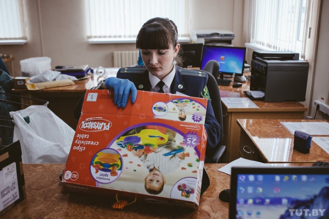 "Заказывала посылку за 20 евро, а мне насчитали таможенные платежи. Почему?"