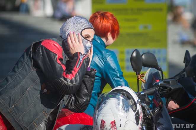 В Минске прошел парад мотоциклисток. Фоторепортаж.