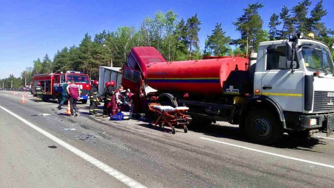 Жуткая авария на трассе М4 в Минске, есть пострадавшие