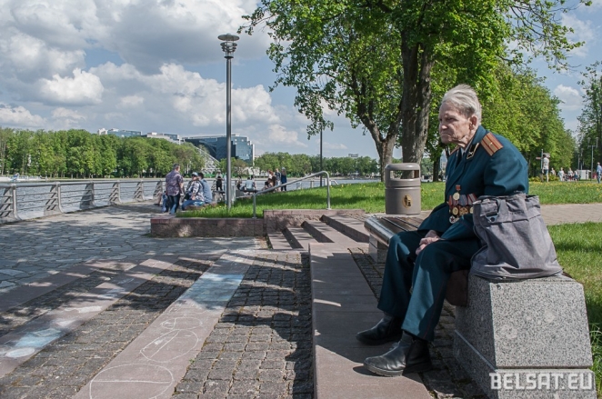 Russian Cossacks, beer, veterans: Minsk on Victory Day (photo report)