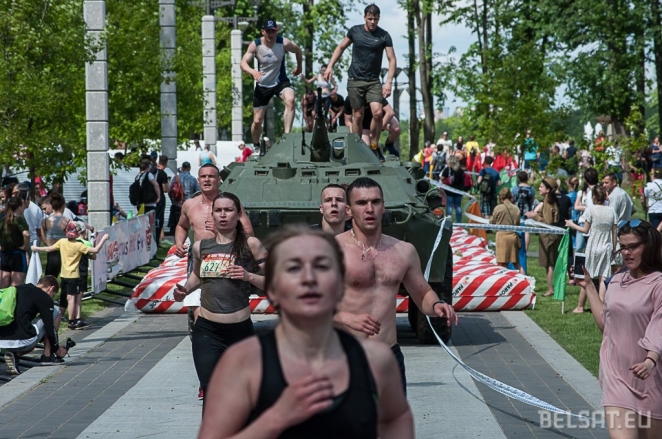 Russian Cossacks, beer, veterans: Minsk on Victory Day (photo report)