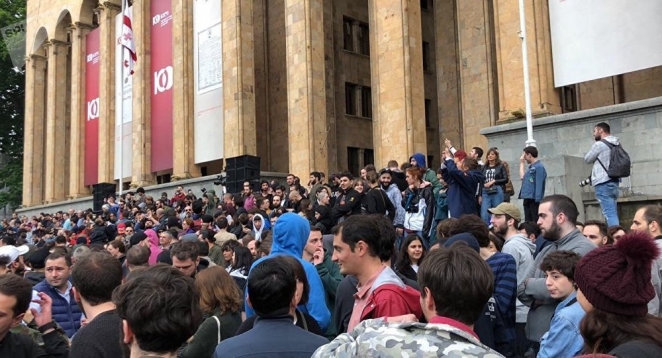 В Грузии из-за наркотиков вспыхнули протесты. Сравним ситуацию с белорусской