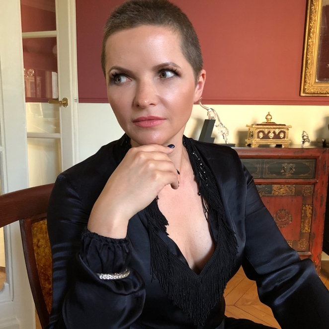 "Сбрить можно не только усы". Бывшая жена Пескова радикально сменила имидж