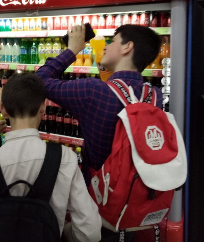 Белорусские школьники придумали, как обмануть Кока-Колу