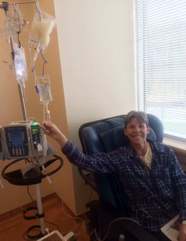 В США впервые вылечили женщину с раком в терминальной стадии, которой оставалось жить несколько месяцев В США впервые вылечили женщину с раком в терминальной стадии, которой оставалось жить несколько месяцев