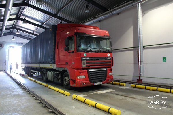 Как белорусская таможня "просвечивает" автомобили