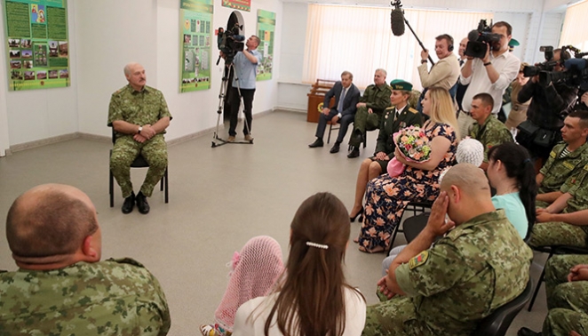 Лукашенко: Младший сын готовится быть пограничником