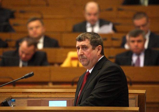 Вице-премьер Русый взял на строительство дома в Дроздах рублевый кредит на $75 тысяч. До девальвации