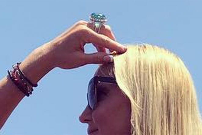 Анастасия Волочкова в стрингах показала свое сокровище