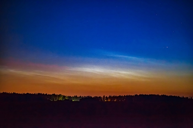 Под Минском наблюдали серебристые облака. Возможно, их увидите и вы