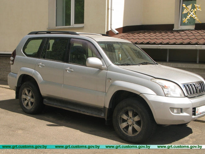 На белорусской границе у водителя из Кыргызстана изъяли Toyota Land Gruiser