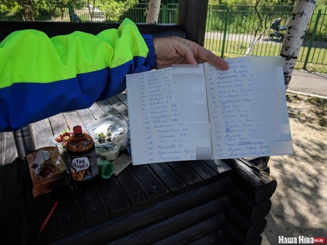 Никто не поверил реформе Карпенко — родители дежурят с утра, чтобы записать детей в гимназии