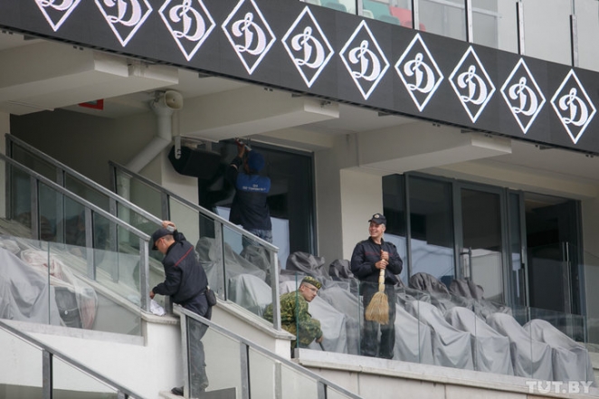 Как милиция и бюджетники отмывают стадион "Динамо" перед открытием