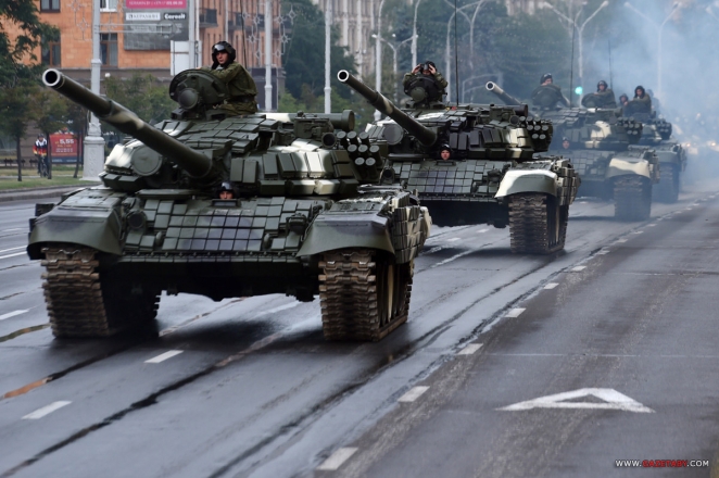 Испорченный асфальт и слезы: как военные порепетировали в Минске