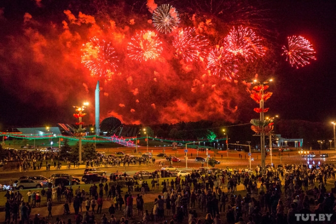 Впереди длинные выходные: когда и как будем отдыхать и когда отрабатывать 