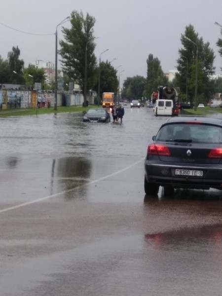 Льёт как из ведра: дождь затопил Гомель