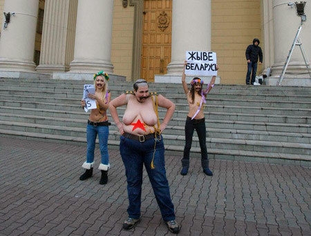 31-летняя основательница FEMEN покончила жизнь самоубийством в Париже