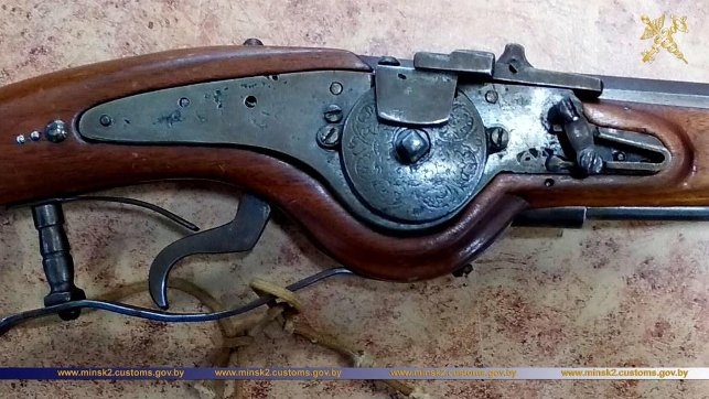 Минские таможенники обнаружили в посылке из Нидерландов пистолет Минские таможенники обнаружили в посылке из Нидерландов пистолет