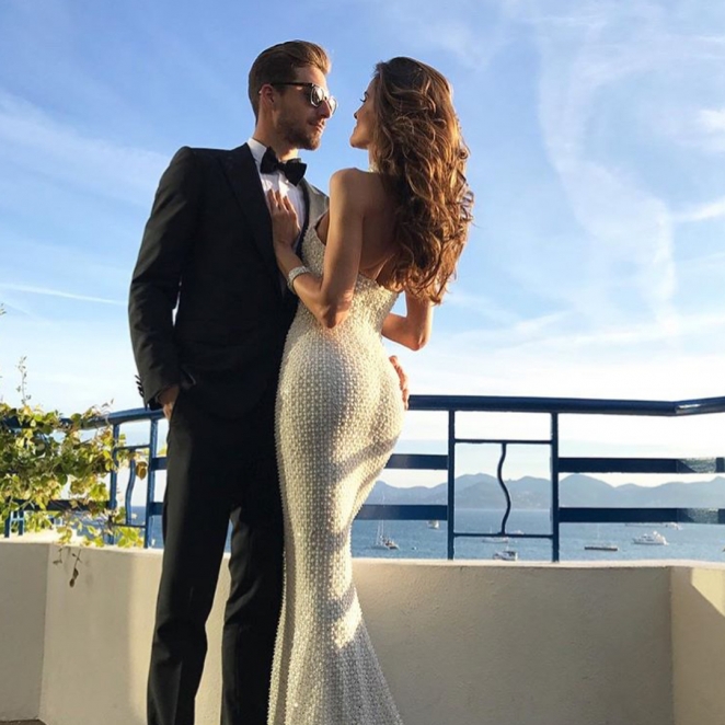 Вратарь сборной Германии заарканил бразильскую супермодель