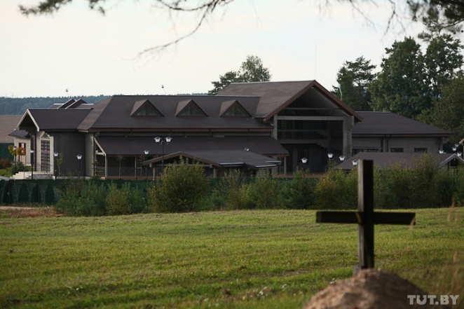 Kurapaty restaurant divides business, state and civil society activists