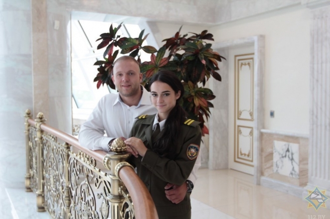 Фотофакт: первое предложение руки и сердца в резиденции Лукашенко