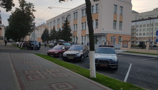 В Гомель доставили Maybach Лукашенко. Где сам президент - неизвестно