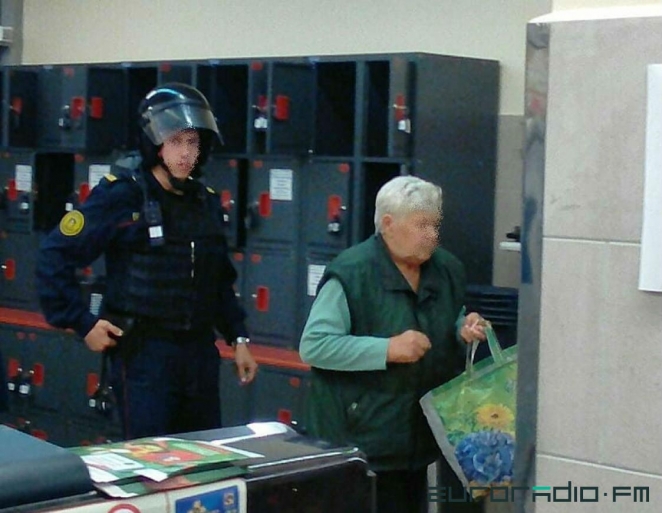 В Могилёве бабушку словили на краже из магазина. Её муж разволновался и умер