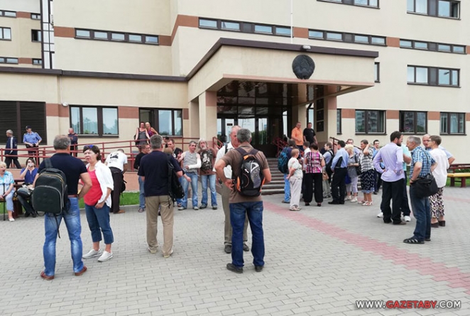 "Возмущены обвинением". Как судят Федынича и Комлика - онлайн