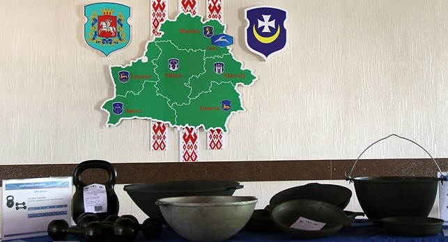 Как Лукашенко "спасает" людей от выбрасывания на улицу