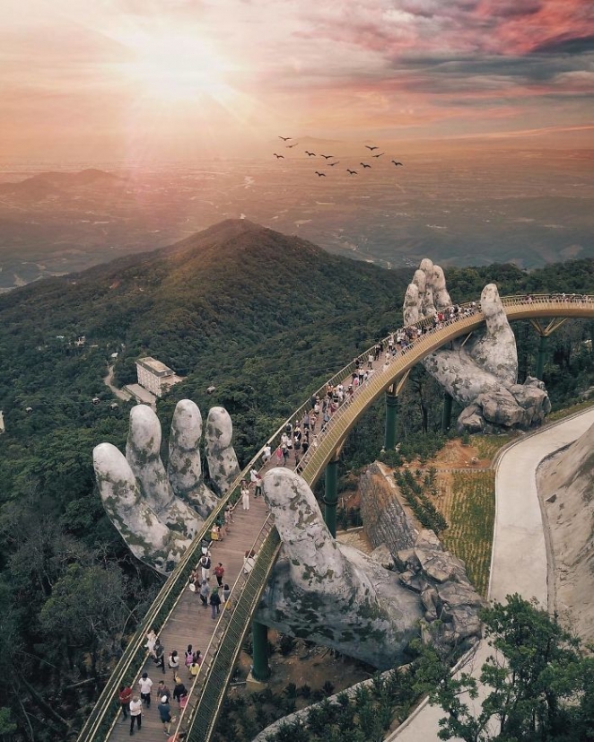 Во Вьетнаме открыли мост стоимостью 2 млрд долларов, и он невероятен