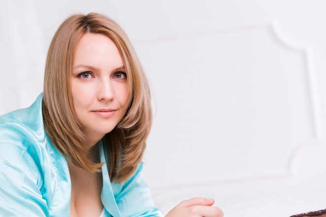 "Перекладывают бумажки". За что чиновникам так много платят?