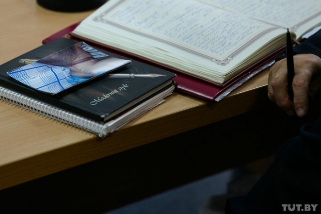 "Приказал облизать ершик для унитаза". Начался суд по делу о гибели рядового Коржича 